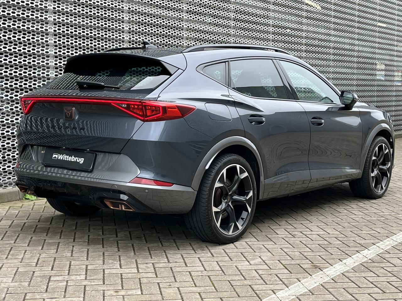 Cupra Formentor 1.4 e-Hybrid 245PK VZ Black Edition / Panoramadak / Lederen Bekleding / Memory Seat / Zwenkbare Trekhaak / 360 Camera / Elektrische Achterklep **