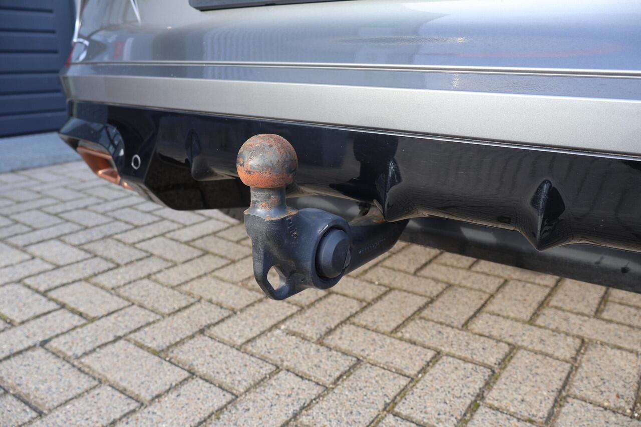 Cupra Formentor 1.4 VZ Black Edition 1e Eigenaar | Dealer Onderh | BTW | Trekhaak | 360'Cam | Cupra Knop | Sfeer | 2 Laadkabels | Memory | Elek Stoel+Klep | Carplay | Full Led | Navi | PDC | Ad Cruise