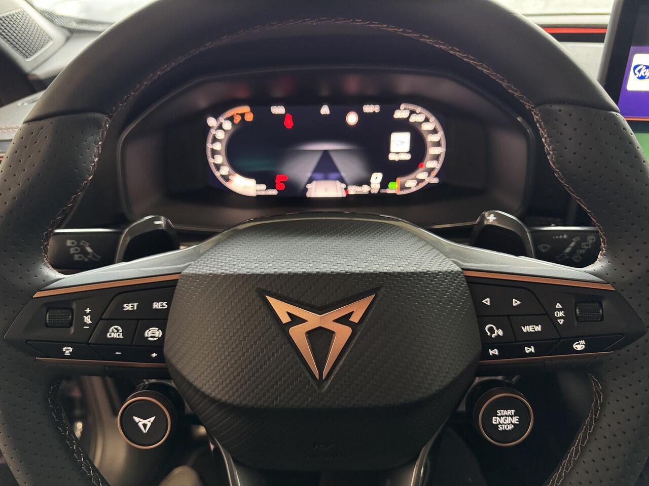 Cupra Formentor ?NW MODEL? 1.5 eTSI 150 MHEV CAMERA STOEL/STUUR ELEK.KLEP VERW. LED LEER CARPLAY ZWARTE.HEMEL 08/2024