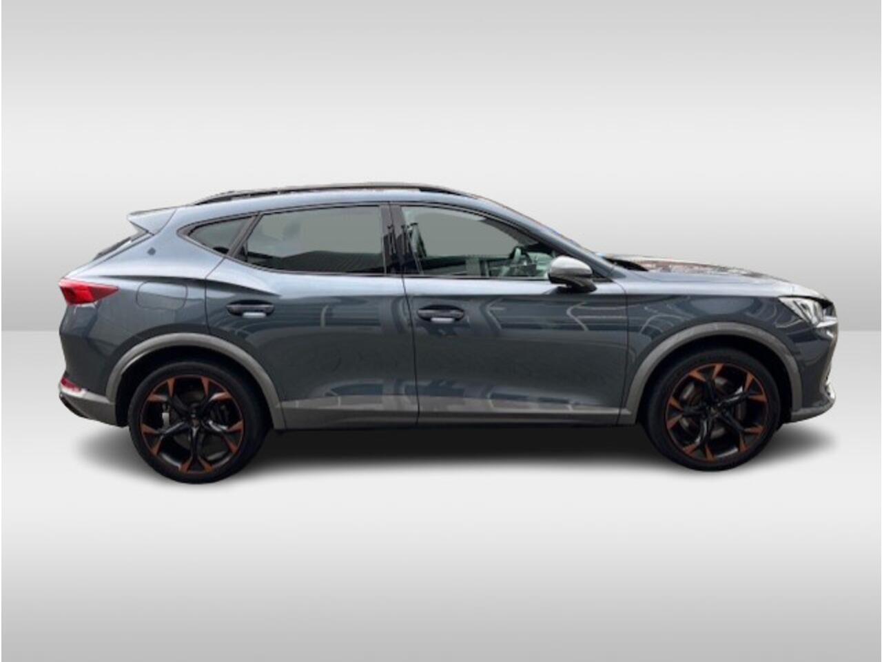 Cupra Formentor 1.4 e-Hybrid VZ Black Edition DSG Automaat Panoramadak / Lederen interieur / Memoryseat / 360 Camera / 19"LM Velgen