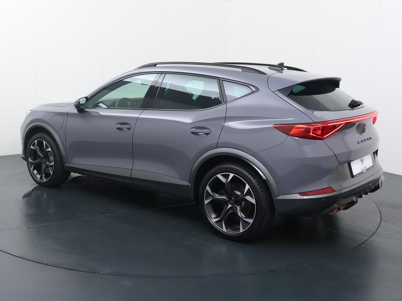 Cupra Formentor 1.4 e-Hybrid Adrenaline | 245 PK | SoH 89% | Led verlichting | Navigatiesysteem | Voorstoelen verwarmd | 19" LM velgen |