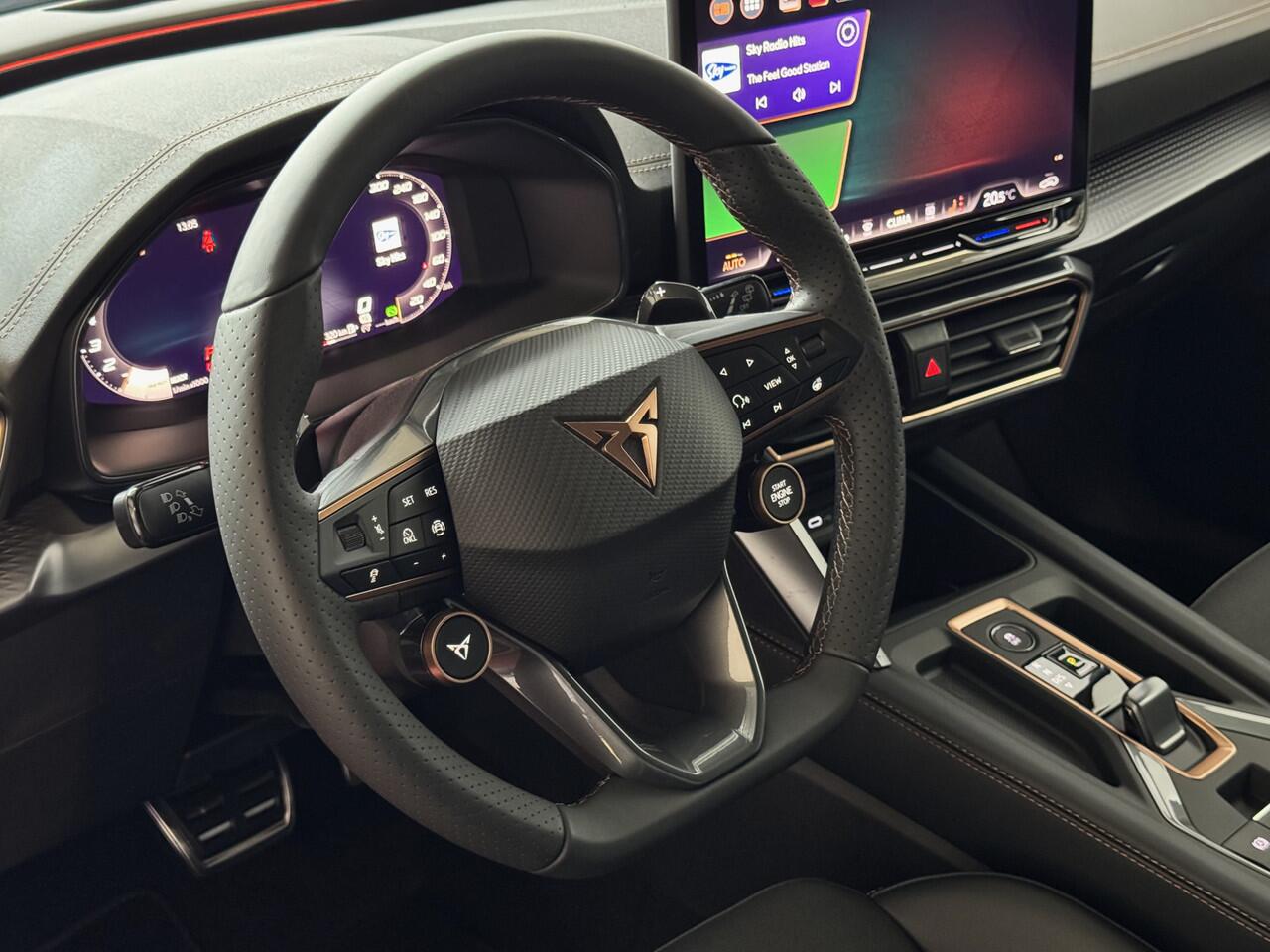 Cupra Formentor ?NW MODEL? 1.5 TSI 150PK CAMERA ELEK.TREKHAAK STOEL/STUUR ELEK.KLEP VERW. LED LEER CARPLAY ZWARTE.HEMEL 10/2024