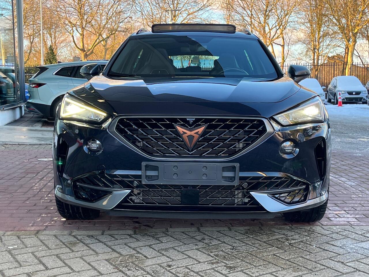 Cupra Formentor 1.4 e-Hybrid 245PK VZ Performance / Kuipstoelen / Panoramadak / Elec trekhaak / App. connect / 360 camera / 19'' LMV