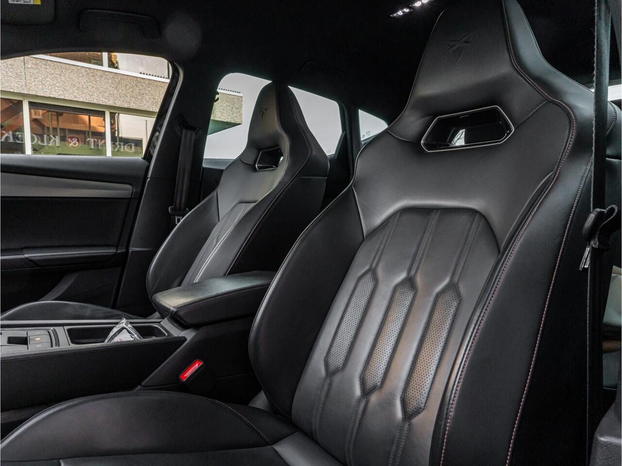 Cupra Formentor 1.4 e-Hybrid VZ Performance SPORTSTUUR ELEK VOL LEDER SCHAALSTOELEN CAMERA 19 INCH BLACK OPTIC