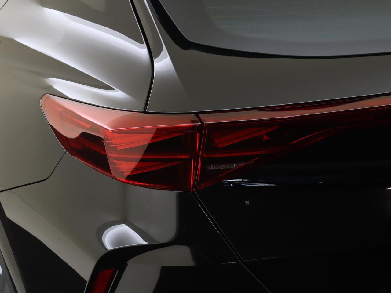 Cupra Formentor 1.5 TSI e-Hybrid VZ Performance | Sennheiser audio | Carplay | Dodehoek sensor | 360 camera | Adaptive cruise control | Navigatie