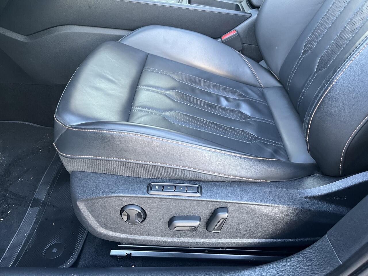 Cupra Formentor 1.4 e-Hybrid VZ Black Edition / AUTOMAAT/ 245 PK/ LEDER/ PANO/ ELEKTR. TREKHAAK/ KEYLESS/ ELEKTR STOEL./ PARK. SENSOREN + CAMERA/ RIJ-MODI/ FULL LINK/ CLIMA 3-ZONE/ STOEL-STUUR VERWARM.