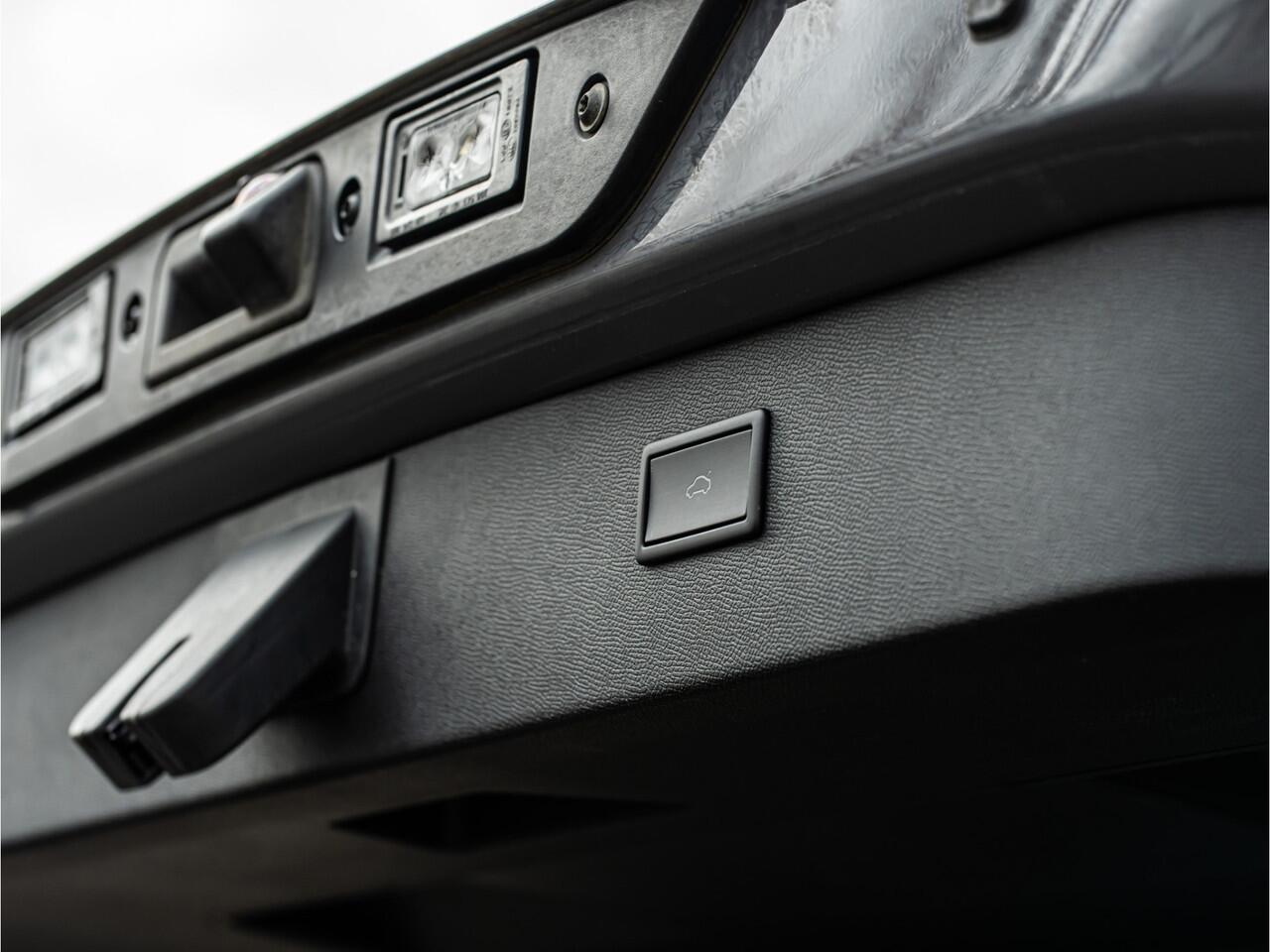 Cupra Formentor 1.4 e-Hybrid VZ Performance SCHAALSTOELEN CAMERA 19 INCH BLACK OPTIC STOELVERW NARDO GREY