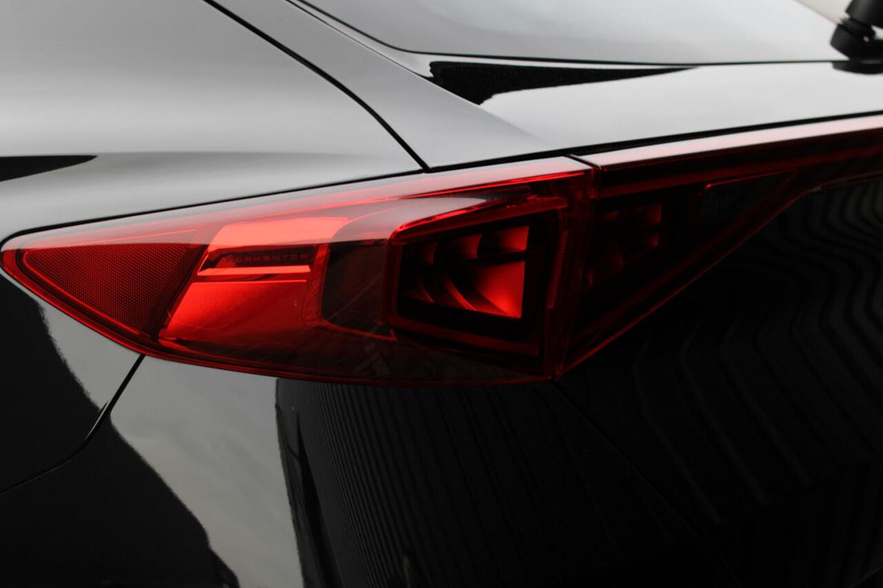 Cupra Formentor 1.4 e-Hybrid VZ Copper PANO LEER MEMORY 360 CAM