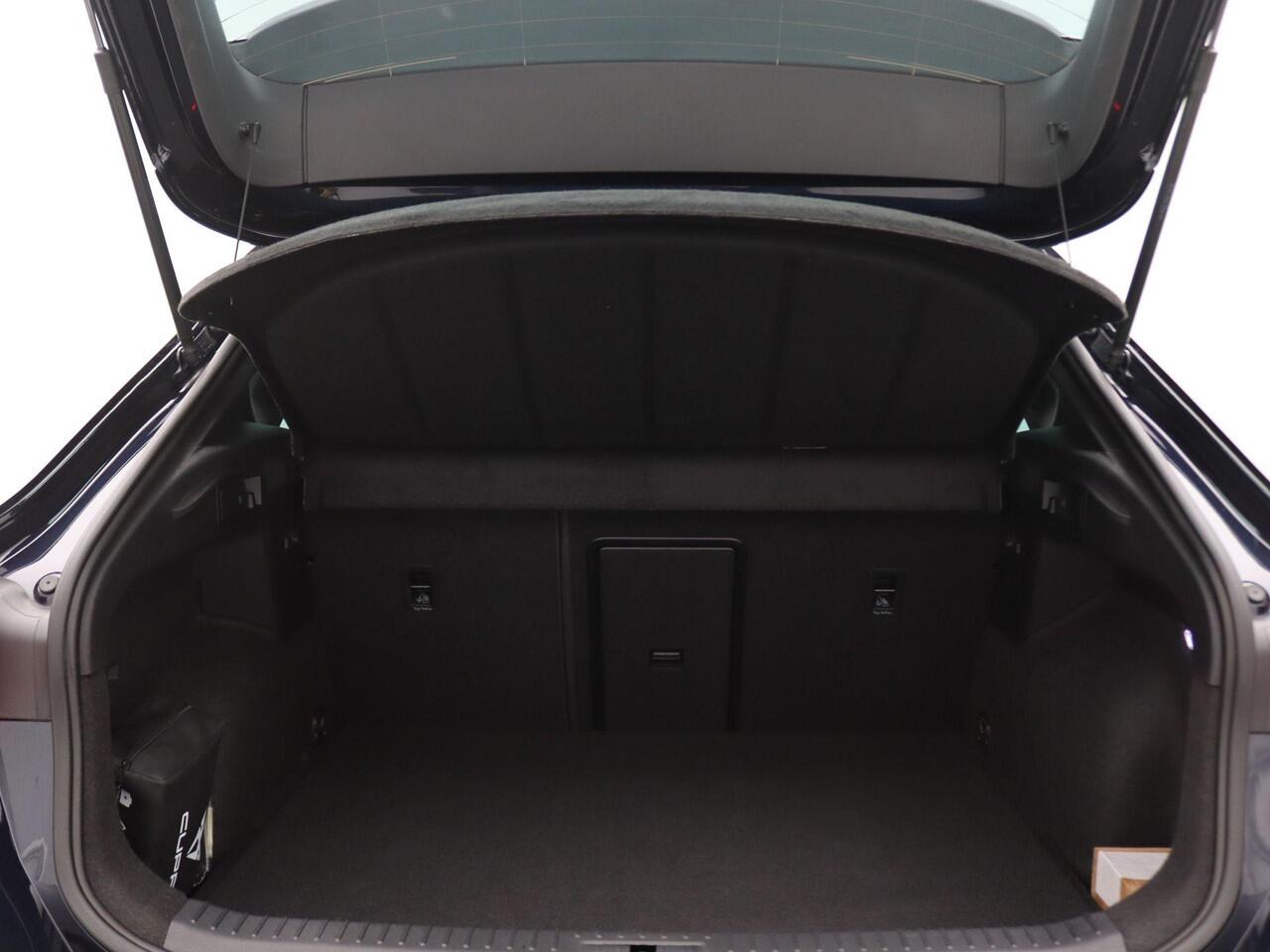 Cupra Formentor 1.4 e-Hybrid Performance 204PK DSG Pano-Schuifdak, Trekhaak, Adaptieve Cruise Control, Achteruitrijcamera, Stoel-Stuurverwarming, Keyless, Side Assist, 19" LM Velgen