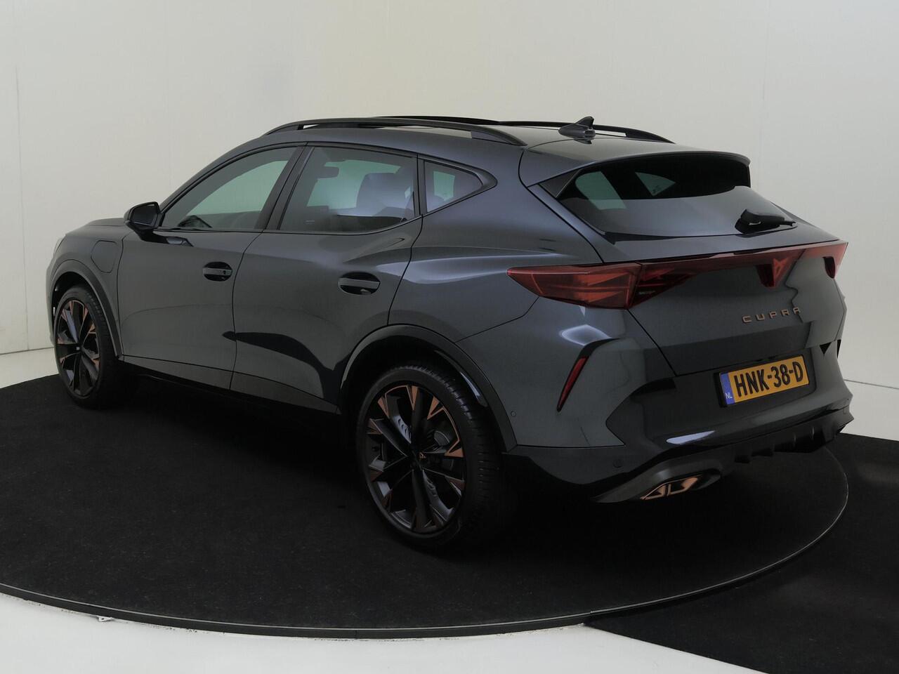 Cupra Formentor 1.5 TSI e-Hybrid Business | Panoramadak | Cupra mode | Keyless | 360 camera | Parkeerassistent | Dodehoek detectie | CarPlay | Sfeerverlichting |