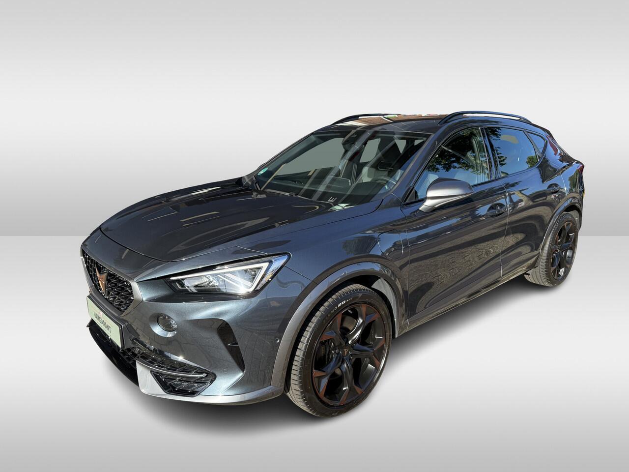 Cupra Formentor 1.4 e-Hybrid VZ Performance copper | 245 pk / 180Kw gecombineerd | elektrische trekhaak | verwarmde stoelen + stuurwiel | half leder bekleding | Apple Carplay/Android Auto |