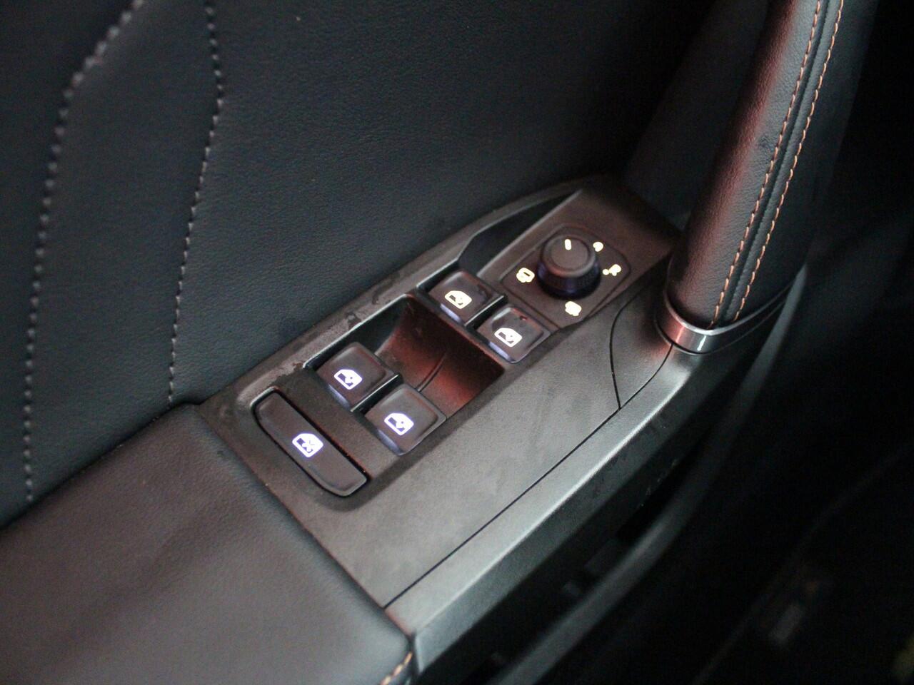 Cupra Formentor 1.4 e-Hybrid Business | ACC | Clima | Navi |* 27 t/m 31 dec eindejaarsshow!!