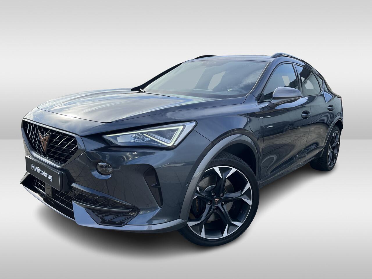 Cupra Formentor 1.4 245pk e-Hybrid Performance Panoramadak / Navigatie High / App-connect / Verwarmbare stoelen voor & verwarmbaar stuurwiel / 19" LM Velgen