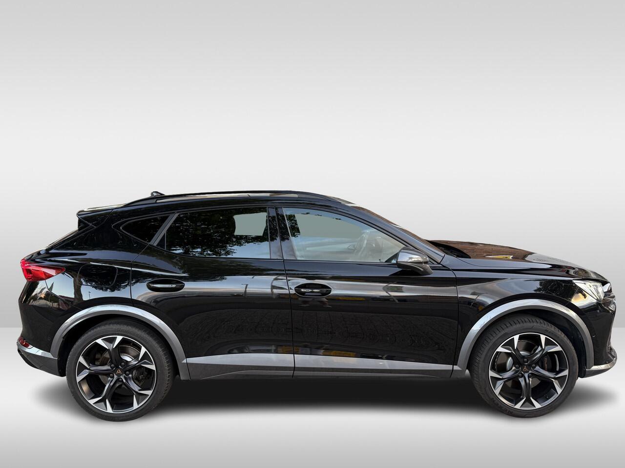 Cupra Formentor 1.4 e-Hybrid VZ Performance | 245 pk / 180Kw gecombineerd | | verwarmde stoelen + stuurwiel | half leder bekleding | Apple Carplay/Android Auto |