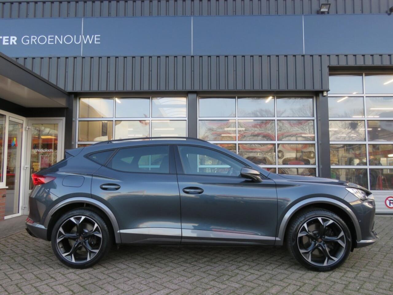 Cupra Formentor 1.4 VZ 245pk e-Hybrid / Sportstoelen / 19 Inch / Stuur+stoelverw. / BOVAG garantie