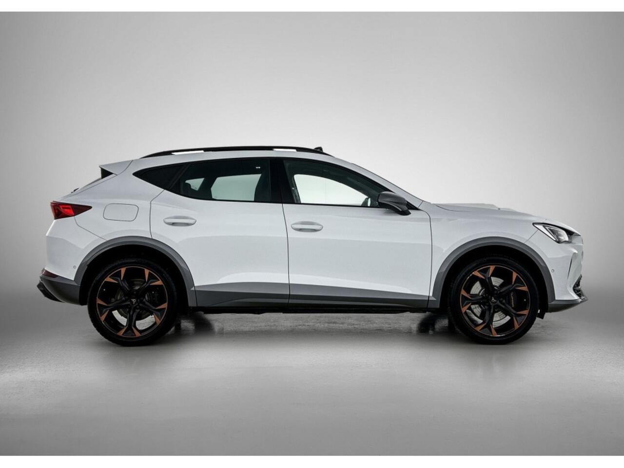 Cupra Formentor 1.4 TSI eHybrid 245pk PHEV VZ Performance / Panoramadak / Adaptive Cruise / Leer