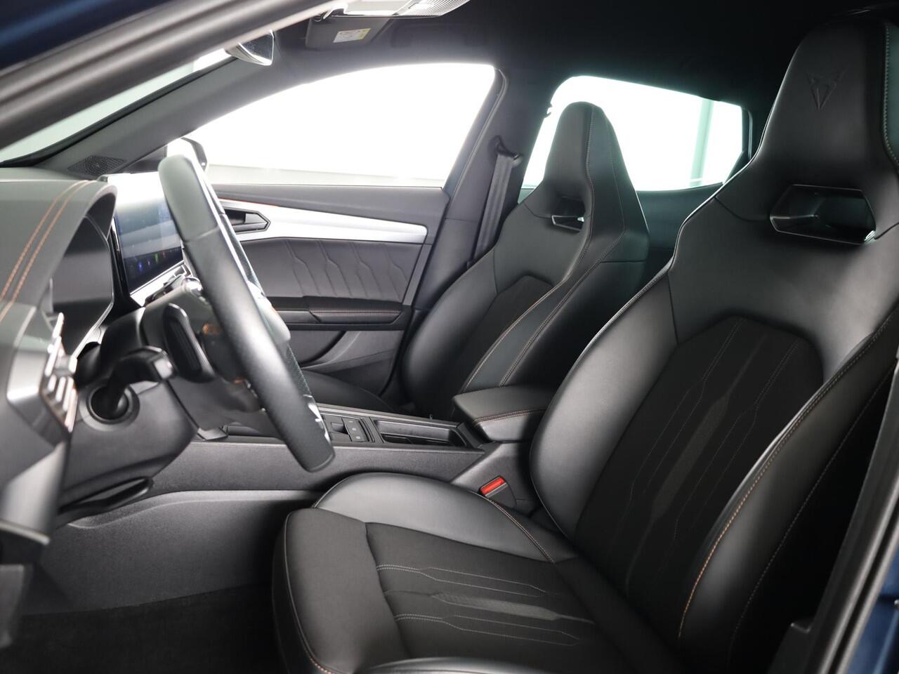 Cupra Formentor 1.4 e-Hybrid VZ Performance 245pk | Trekhaak | Parkeercamera | Adaptieve cruise controle | Elektrisch verstelbare bestuurderstoel met geheugen