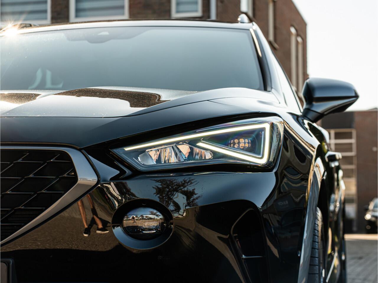 Cupra Formentor 1.4 e-Hybrid VZ Performance 245 PK ELEK TREKHAAK!! SCHAALSTOELEN CAMERA 19 INCH BLACK OPTIC STOELVERW