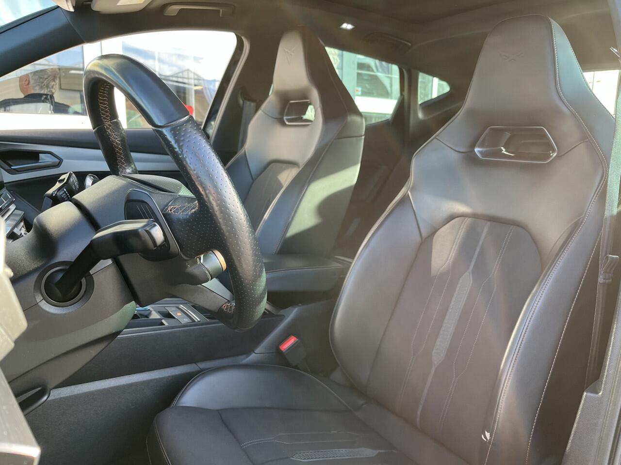 Cupra Formentor 1.4 e-Hybrid VZ Performance / AUTOMAAT/ PANO/ 245 PK/ ELEK.KLEP/ TREKHAAK/ MEMORY SEAT/ PARK.SENSOR.V+A/ 360 CAMERA/ STUUR+STOEL VERWARM./ ACC/ FULL LINK/ DODE HOEK/ DAB/ NAVI/ LED/ RIJ-MODI/ ISOFIX