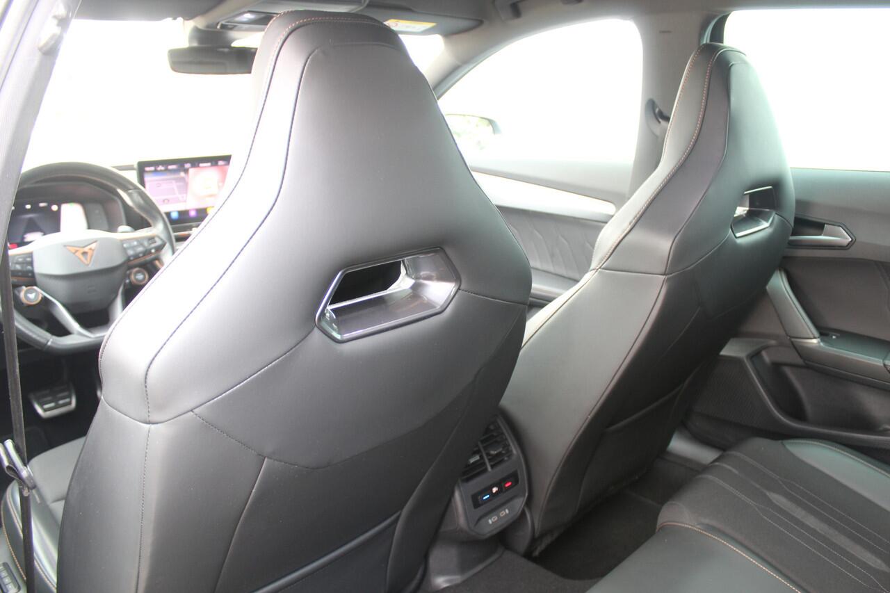 Cupra Formentor 2.0 TSI 4DRIVE 310pk Sport stoelen l Adaptief cruise control l Stoel + Stuur verwarming l 360 sensoren + achterruit camera l automatisch parkeren