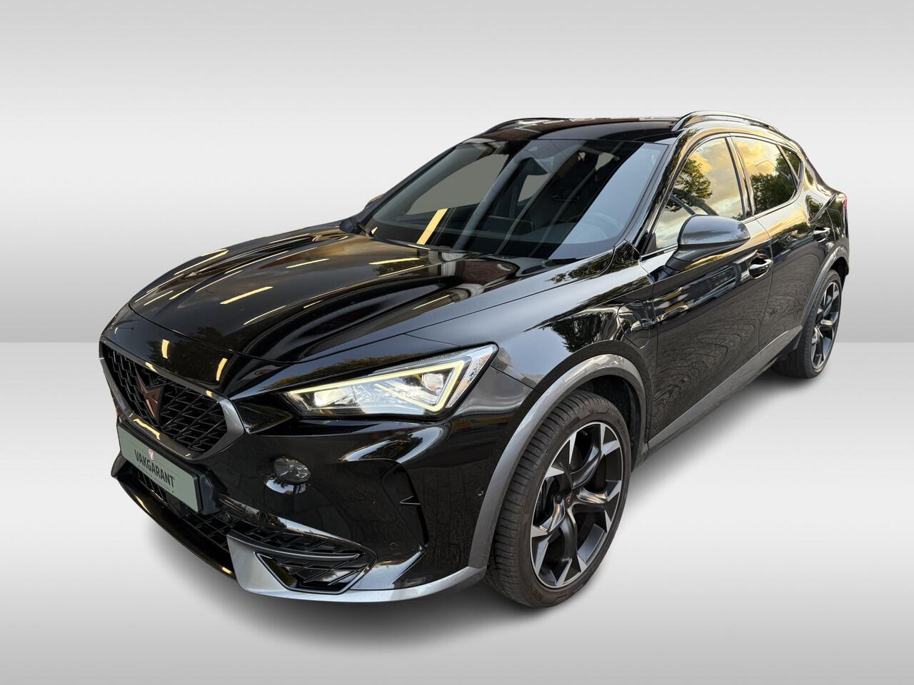 Cupra Formentor 1.4 e-Hybrid VZ Performance | 245 pk / 180Kw gecombineerd | | verwarmde stoelen + stuurwiel | half leder bekleding | Apple Carplay/Android Auto |