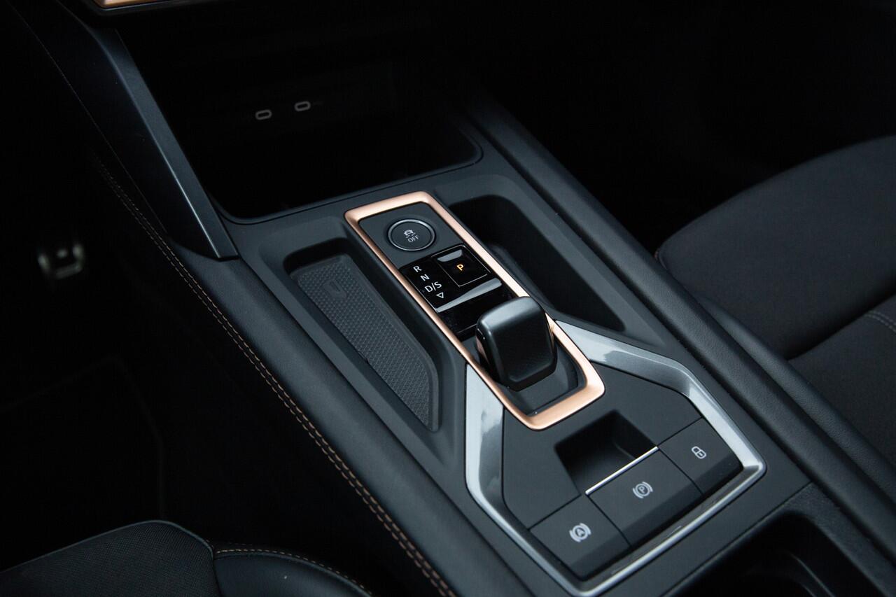 Cupra Formentor 1.5 eTSI Business Edition Plus , Adap. cruise, Sfeerverlichting, Groot Scherm,