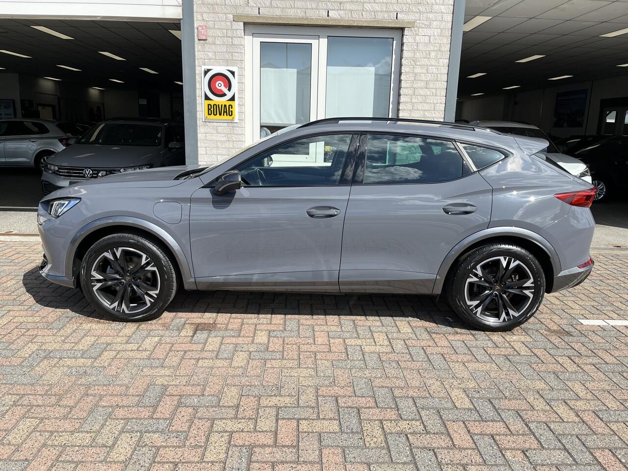 Cupra Formentor 1.4 e-Hybrid Performance / AUTOMAAT/ 18" LMV/ ADAPT. CRUISE/ KEYLESS/ DIGITAL DASH/ PARK. SENSOREN CAMERA/ RIJ-MODI/ STOEL-STUUR VERWARM./ NAVI/ MATRIX/ DAB/ CLIMA