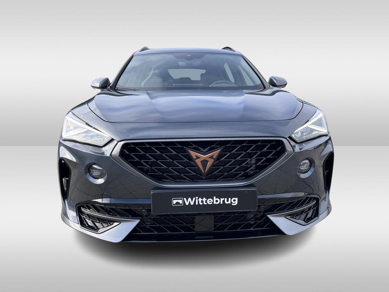 Cupra Formentor 1.4 245pk e-Hybrid Performance Panoramadak / Navigatie High / App-connect / Verwarmbare stoelen voor & verwarmbaar stuurwiel / 19" LM Velgen