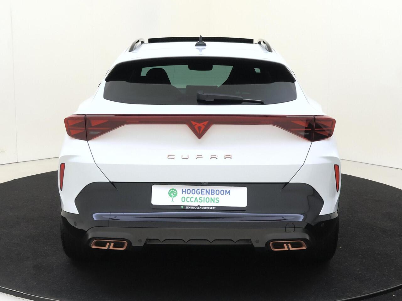 Cupra Formentor 1.5 TSI e-Hybrid Business | SoH 99% | Panoramadak | 360 camera | 3-zone airco | Parkeerassistent | Sennheiser audio | Dodehoek detectie | Keyless | Adaptieve cruise control |