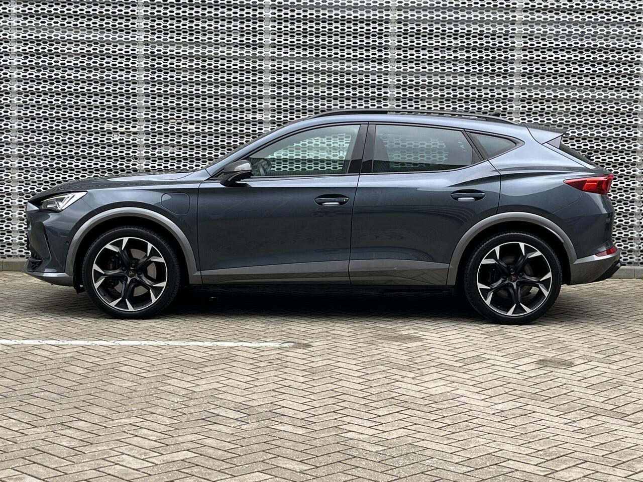 Cupra Formentor 1.4 e-Hybrid 245PK VZ Black Edition / Panoramadak / Lederen Bekleding / Memory Seat / Zwenkbare Trekhaak / 360 Camera / Elektrische Achterklep **