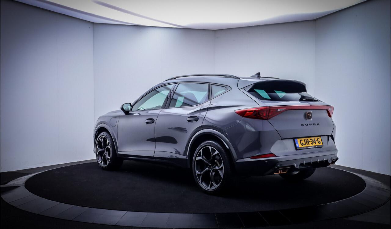 Cupra Formentor 1.4 e-Hybrid VZ Copper Edition FULL LED | CAMERA | SPORTSTOELEN | STUUR+STOELVERW | ACC | SFEERVERLICHTING | CARPLAY | LMV 19''