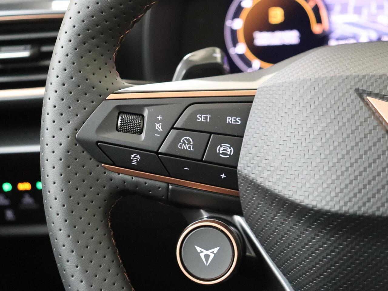 Cupra Formentor 1.5 TSI e-Hybrid Business | Panoramadak | Cupra mode | 360 Camera | Dodehoek detectie | Parkeerassistent | Keyless | Stoel- en stuurverwarming |