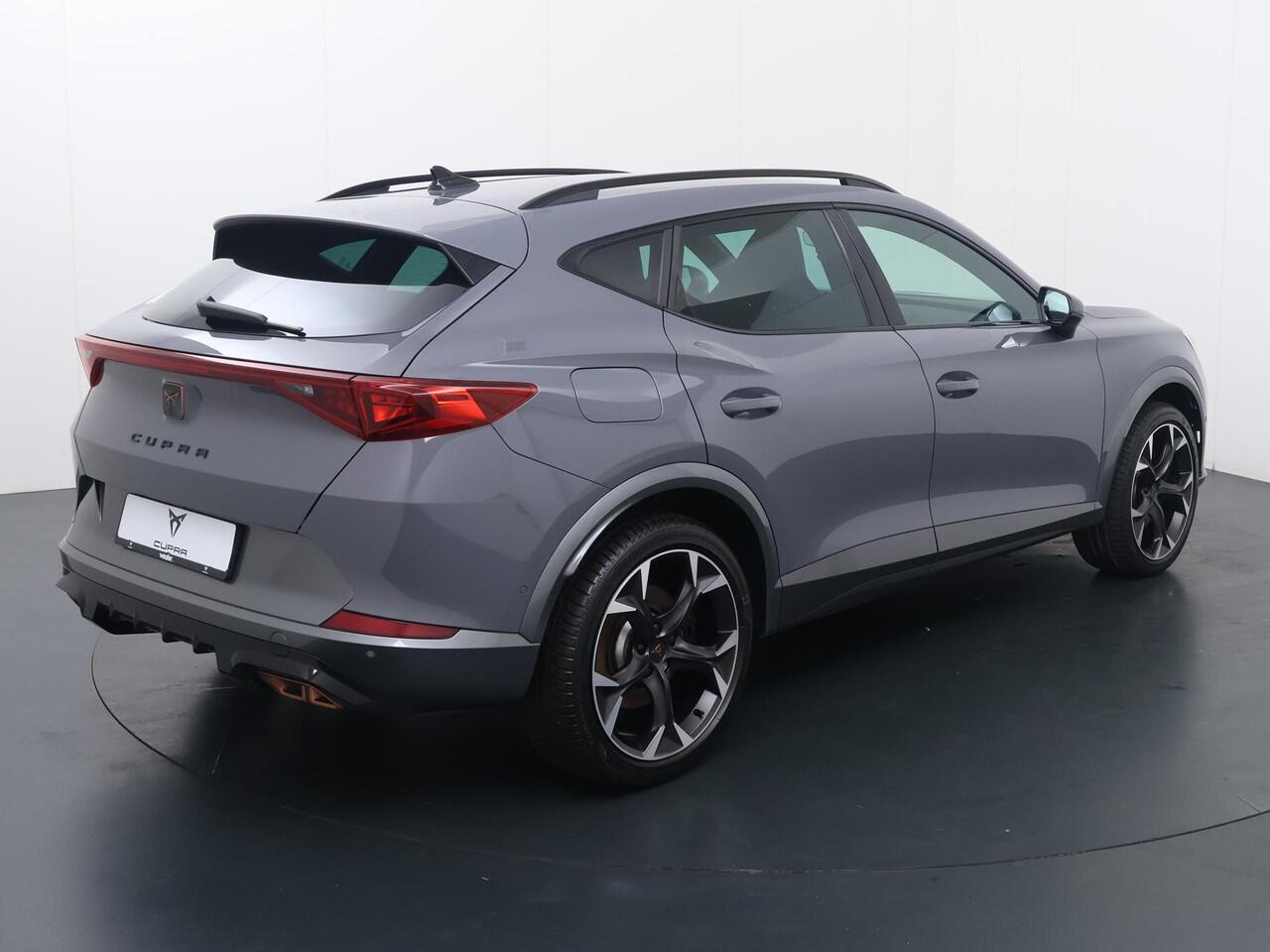 Cupra Formentor 1.4 e-Hybrid VZ | 245 PK | SoH 94% | Trekhaak wegklapbaar | Elek. achterklep | Adaptive cruise control | 19" LM velgen |