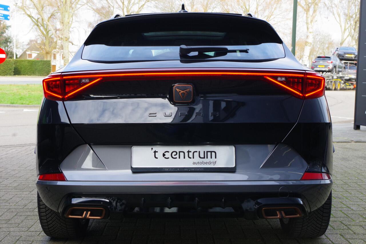 Cupra Formentor 1.4 e-Hybrid 204 PK Performance PHEV, Panoramadak, Winterpakket, Camera, Carplay