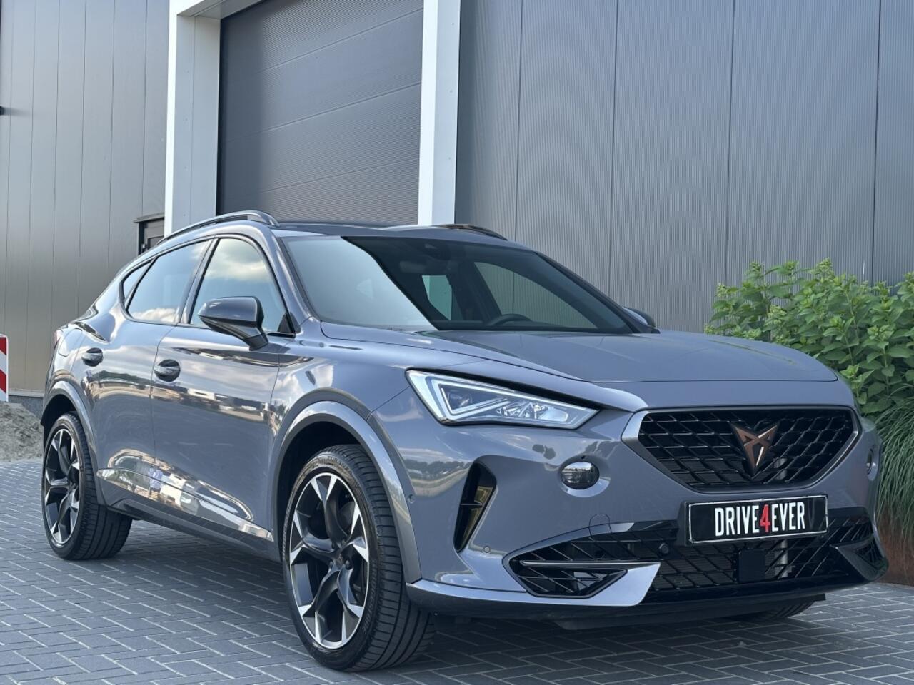 Cupra Formentor 2.0 TSI VZ 4DRIVE 310pk NIEUWSTAAT ACC ECC CAMERA SFEER NAVI PDC