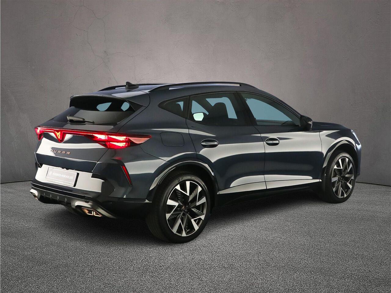 Cupra Formentor VZ Performance 1.5 TSI e-Hybrid 272pk DSG Automaat Trekhaak, Adaptive cruise control, Achteruitrijcamera, Stuurwiel verwarmd, Parkeersensoren, Elektrische achterklep