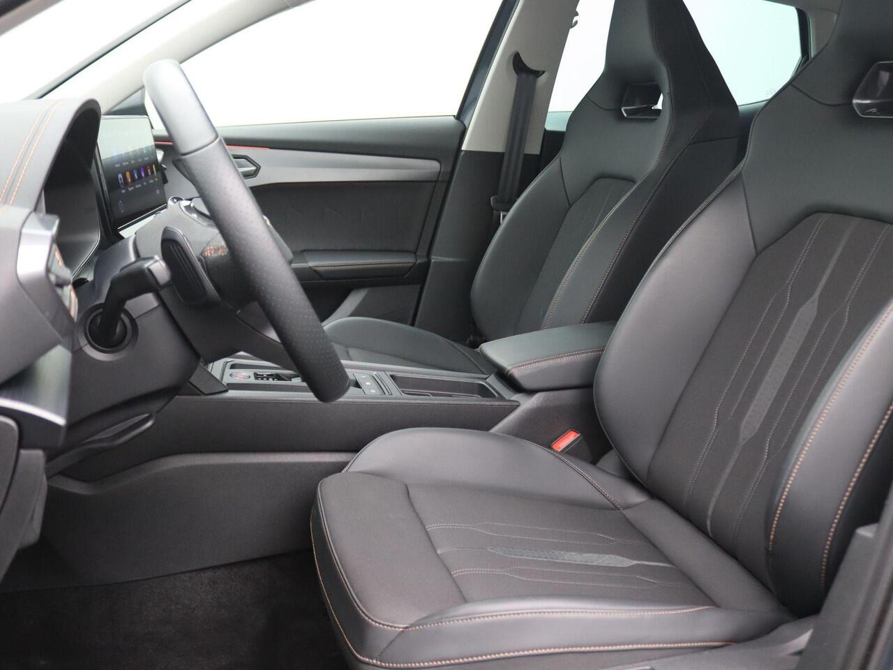 Cupra Formentor 1.4 e-Hybrid Business 204PK DSG achteruitrijcamera, elektrische kuipstoelen met memory, elektrische achterklep, side assist, stuur-stoelverwarming, keyless, alarm, 18" lichtmetaal