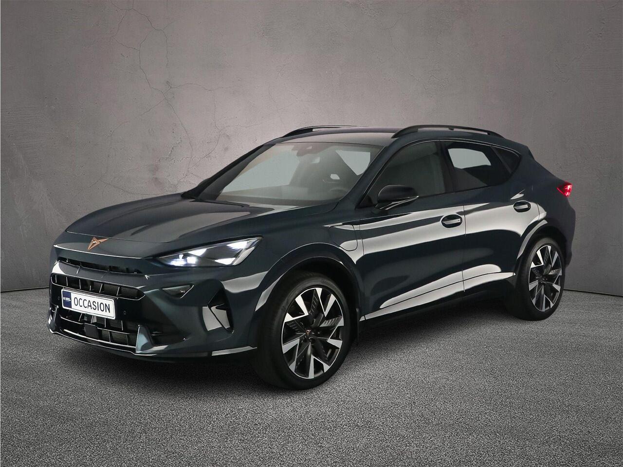 Cupra Formentor VZ Performance 1.5 TSI e-Hybrid 272pk DSG Automaat Trekhaak, Elektrische achterklep, Adaptive cruise control, Navigatie, Achteruitrijcamera, Stuurwiel verwarmd