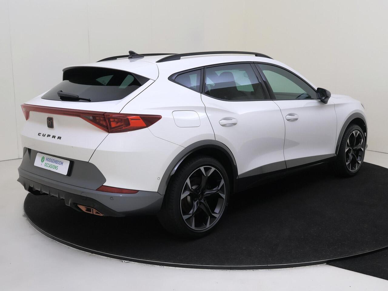 Cupra Formentor 1.4 e-Hybrid VZ Performance | 360 camera | Keyless | Stoel- en stuurwielverwarming | Dodehoek detectie | Navigatie | Parkeerasisstent | Adaptieve cruise control |