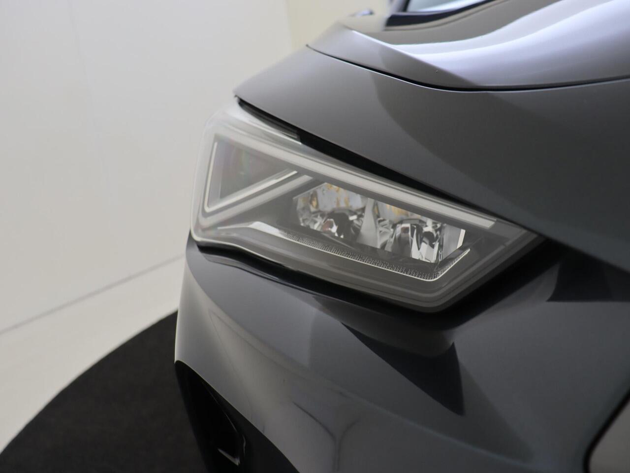 Cupra Formentor 1.4 e-Hybrid VZ Performance | Panoramadak | Trekhaak | Parkeerassistent | Stoel- en stuurwielverwarming | Keyless | Dodehoek detectie | Navigatie |