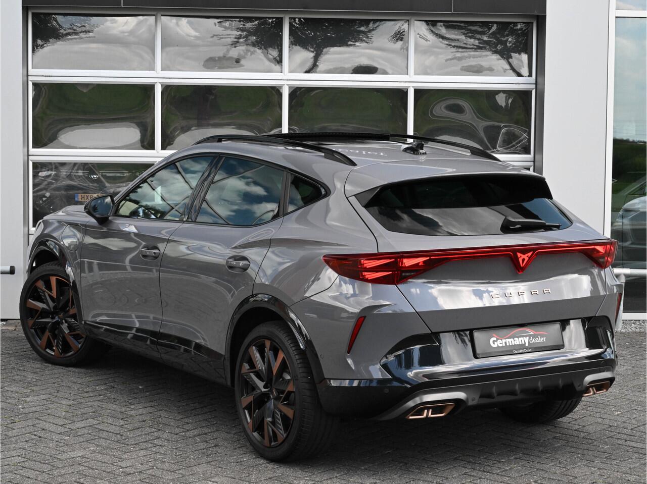 Cupra Formentor 1.5TSI eHybrid 272pk VZ Performance NIEUW! Pano 19-Inch Sennheiser Sfeerverl DCC Keyless ACC VOL!!!