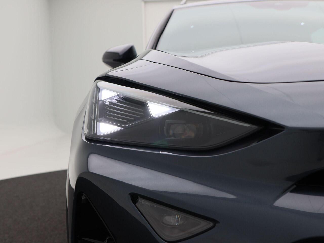 Cupra Formentor 1.5 TSi 204 Pk e-Hybrid Automaat Business | 360° Camera | Panorma Dak | Adaptive Cruise | Full LED | Privacy Glass | Elektrische Achterklep | 19 Inch | 40 Km!!