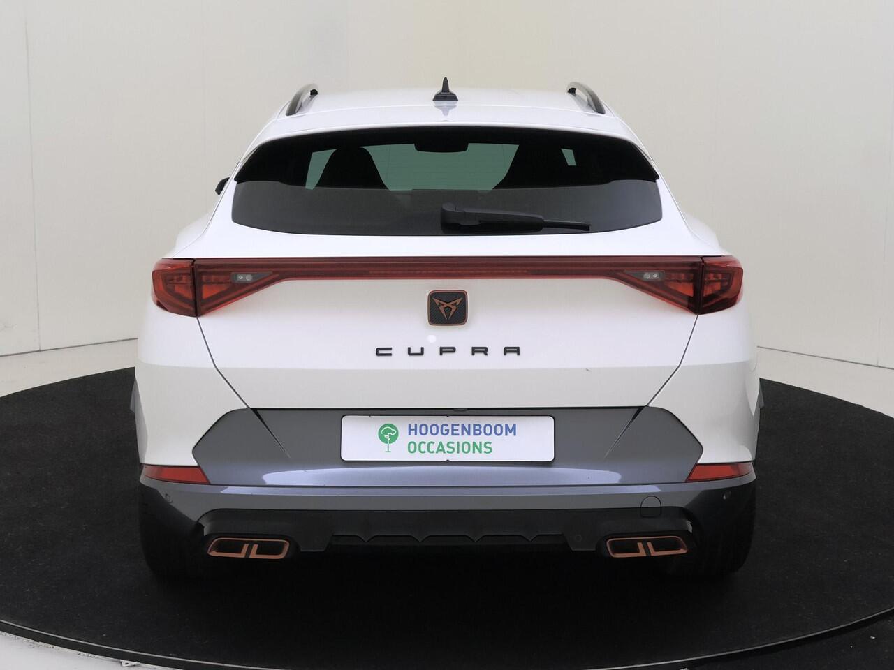 Cupra Formentor 1.4 e-Hybrid VZ Performance | 360 camera | Keyless | Stoel- en stuurwielverwarming | Dodehoek detectie | Navigatie | Parkeerasisstent | Adaptieve cruise control |