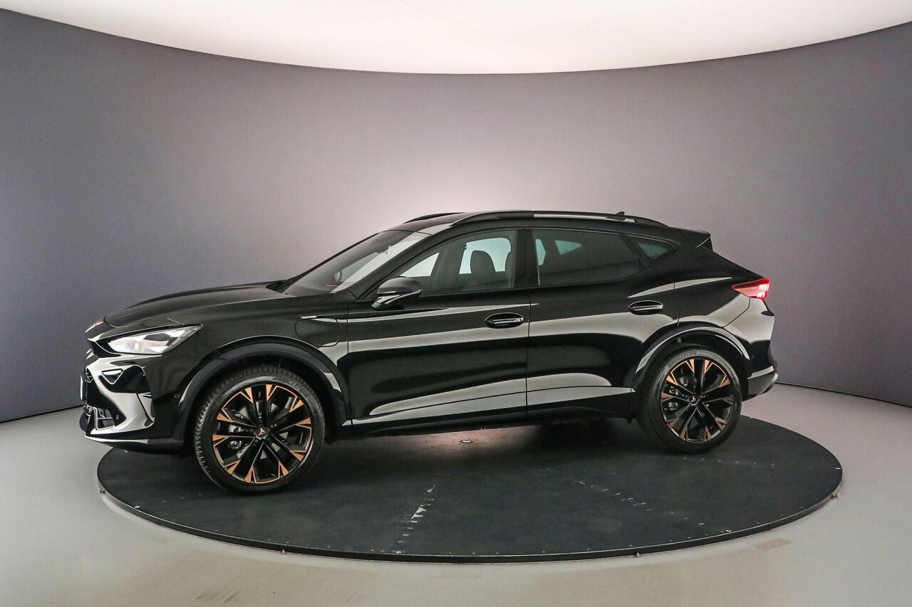 Cupra Formentor Business 1.5 TSI eHybrid 204pk DSG Automaat Panoramadak, Elektrische achterklep, Adaptive cruise control, 360 camera, Achteruitrijcamera, Stuurwiel verwarmd, Navigatie