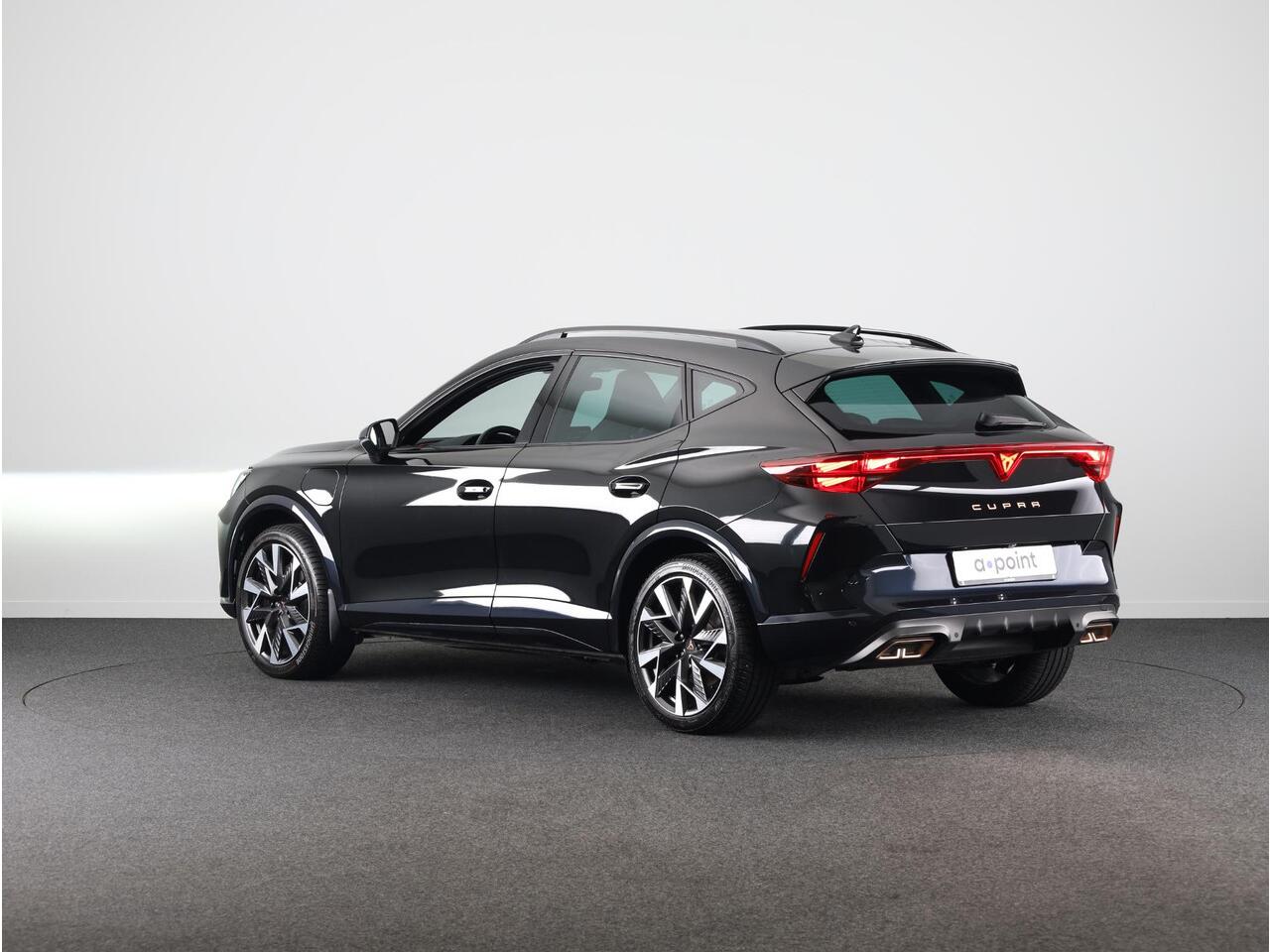 Cupra Formentor 1.5 TSI e-Hybrid VZ Performance 272 pk Automaat (DSG) | Verlengde garantie | Navigatie | Trekhaak (wegklapbaar) | Parkeersensoren | Achteruitrijcamera | Autom. airco (3 zones) |