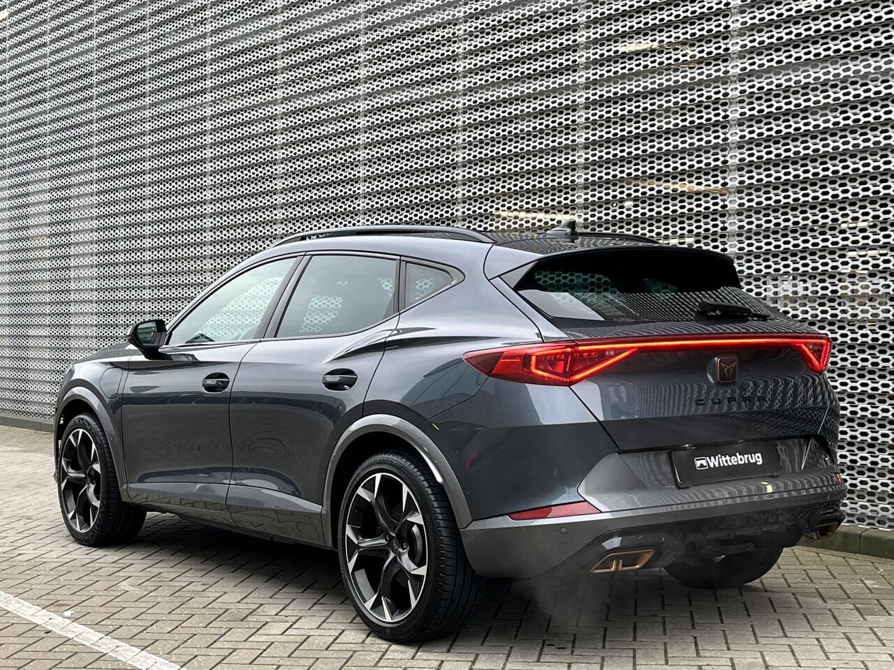 Cupra Formentor 1.4 e-Hybrid 245PK VZ Performance / Panoramadak / Stuurverwarming / Achteruitrijcamera / Dodehoek Sensor / Full-LED