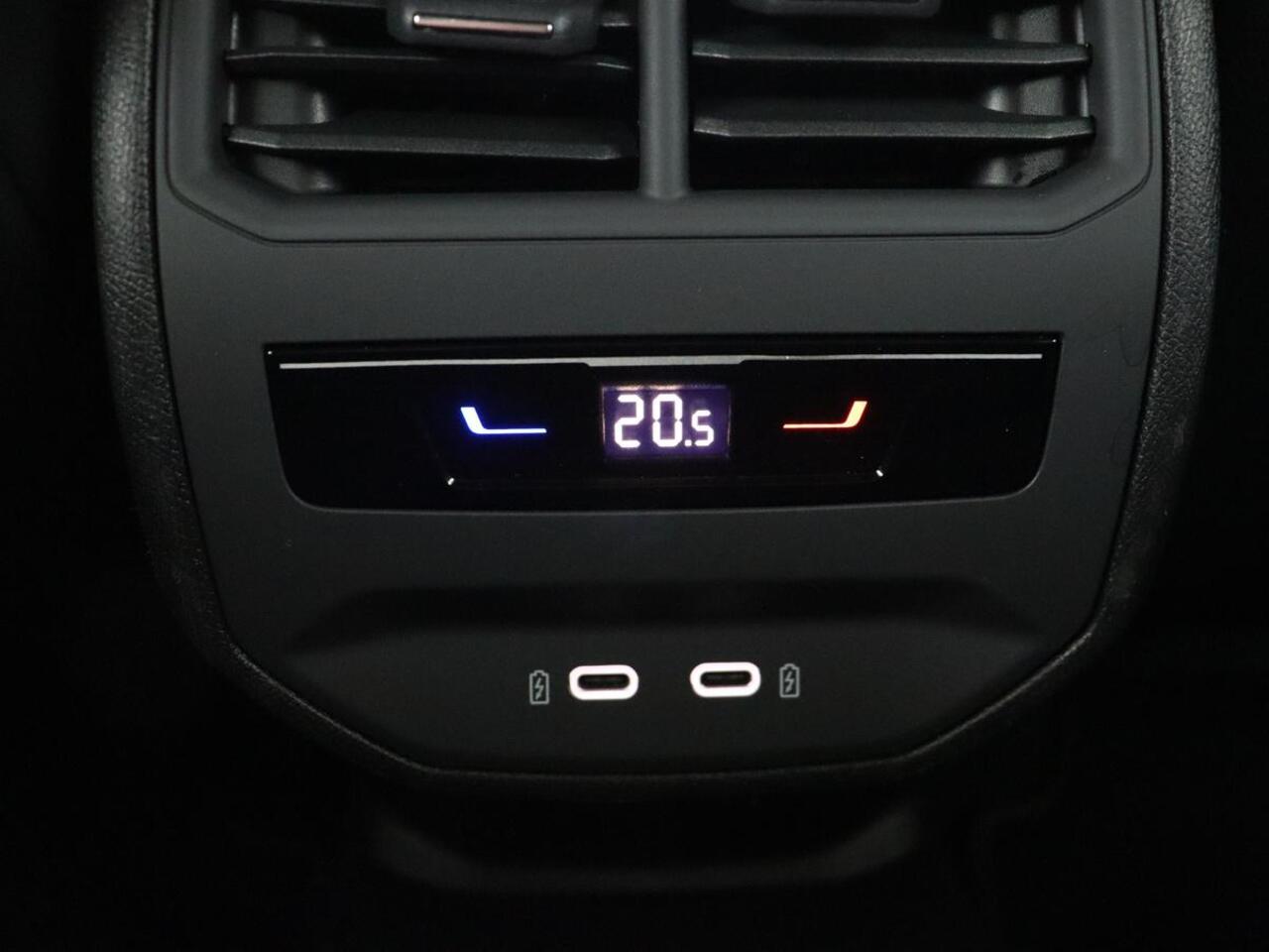 Cupra Formentor 1.4 eHybrid VZ | 245pk | Stoelverwarming | Adaptive cruise | Memory | Camera | Navigatie | Sfeerverlichting | Keyless | Full LED | Sportstoelen | PHEV | Plug In