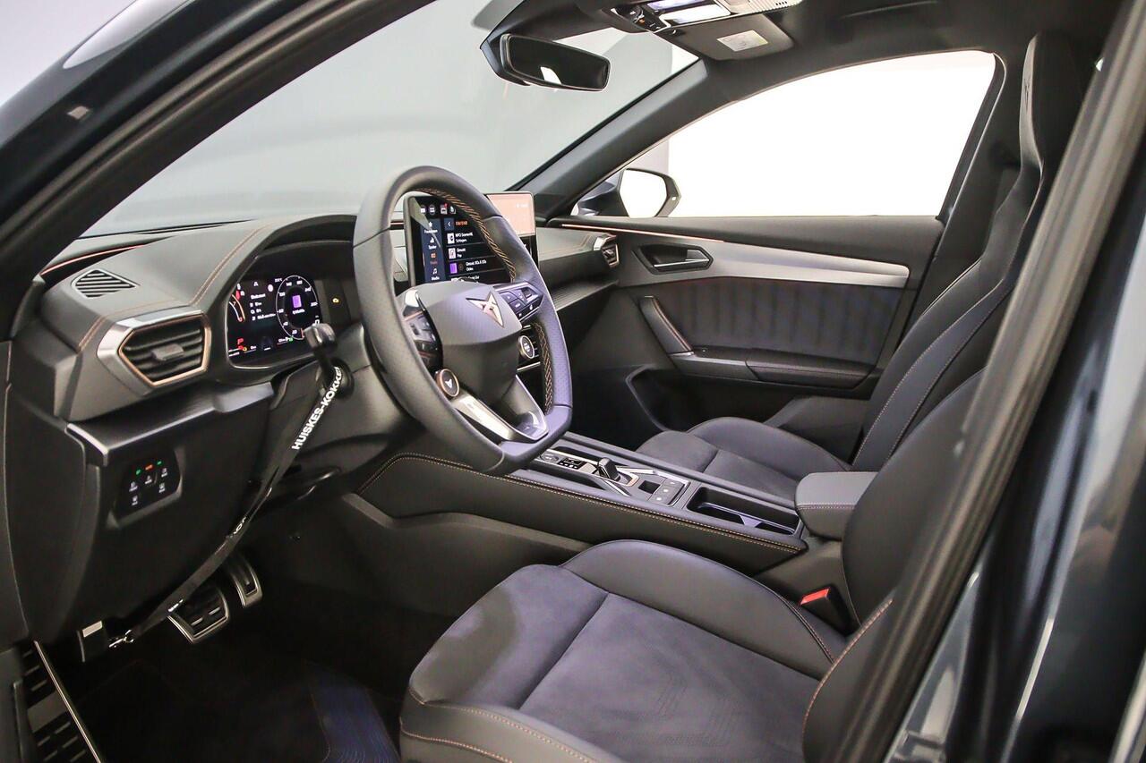 Cupra Formentor VZ Performance 1.5 TSI e-Hybrid 272pk DSG Automaat Adaptive cruise control, Elektrische achterklep, Achteruitrijcamera, Stuurwiel verwarmd, LED koplampen, Stoelverwarming