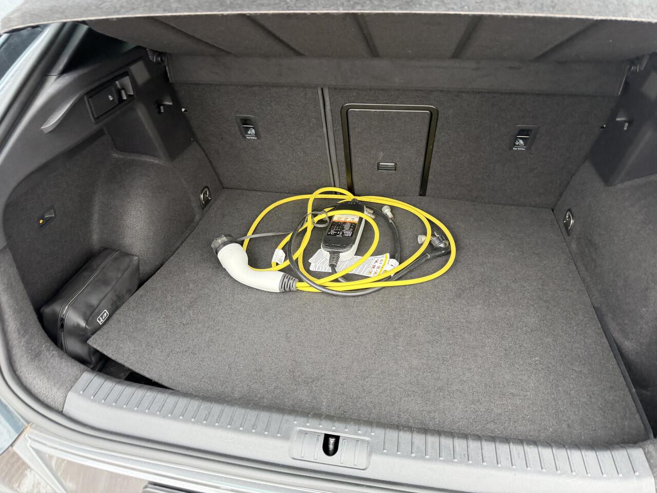 Cupra Formentor 1.4 e-Hybrid 1e eigenaar 19INCH,CAMERA f1 stuur Dealer onderhouden 204pk.