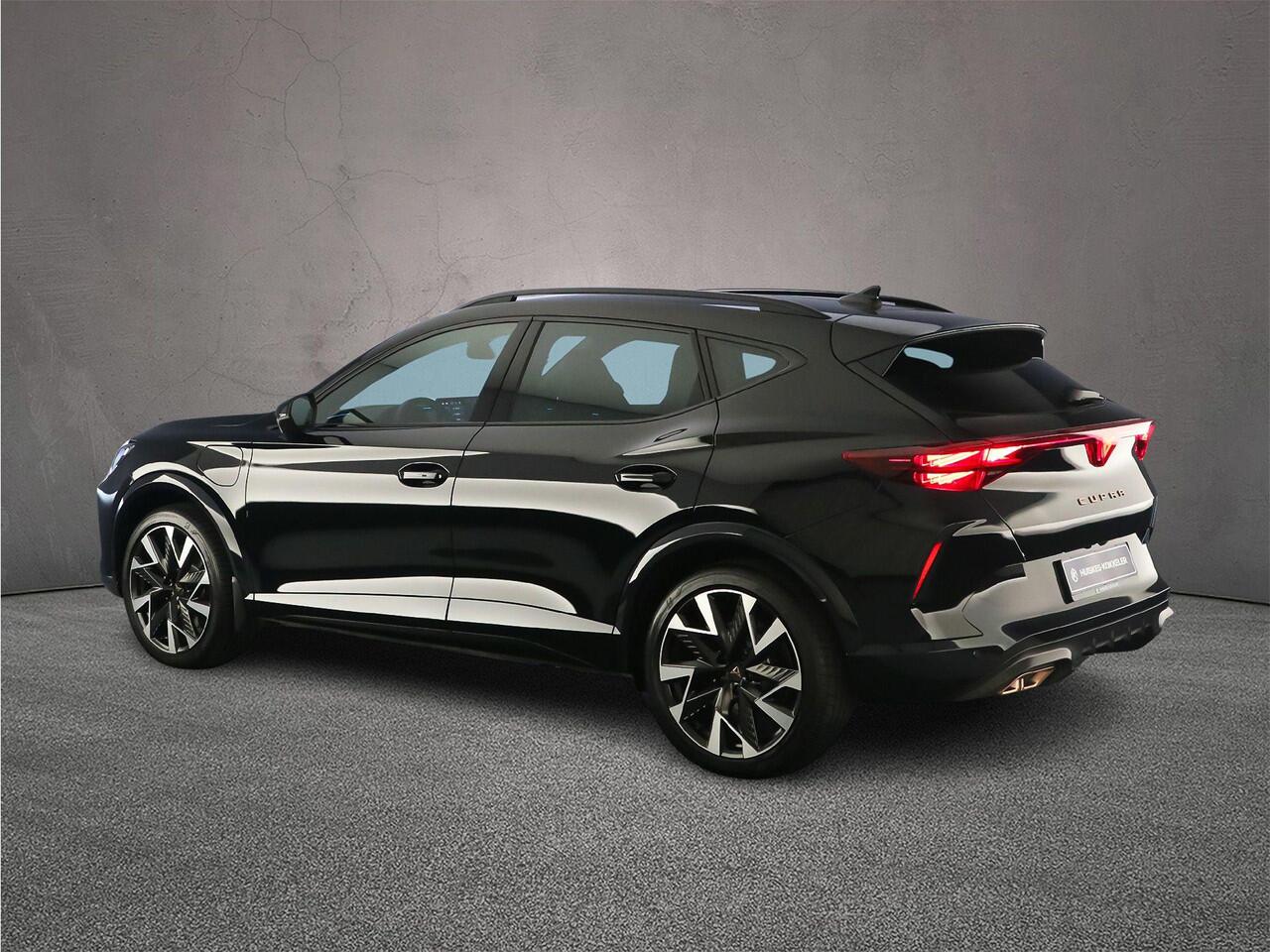 Cupra Formentor VZ Performance 1.5 TSI e-Hybrid 272pk DSG Automaat Trekhaak, Adaptive cruise control, Achteruitrijcamera, Elektrische achterklep, Stuurwiel verwarmd